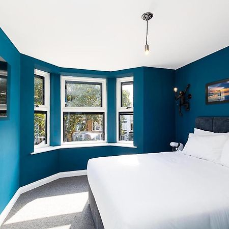 23 Trafalgar Square With Hot Tub And Cinema Scarborough Exterior foto