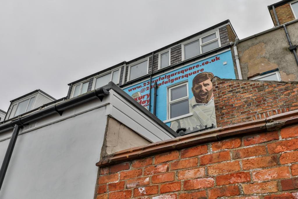 23 Trafalgar Square With Hot Tub And Cinema Scarborough Exterior foto